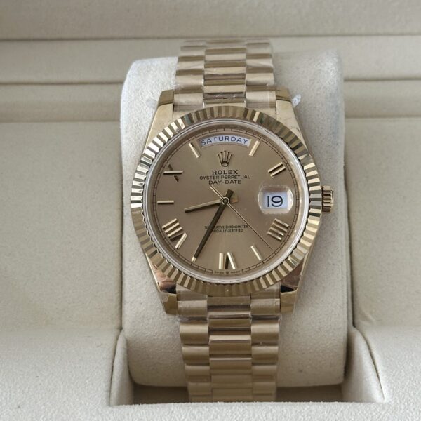 Rolex Day-Date 40" | Gold Roman Dial (BP SWISS MADE)
