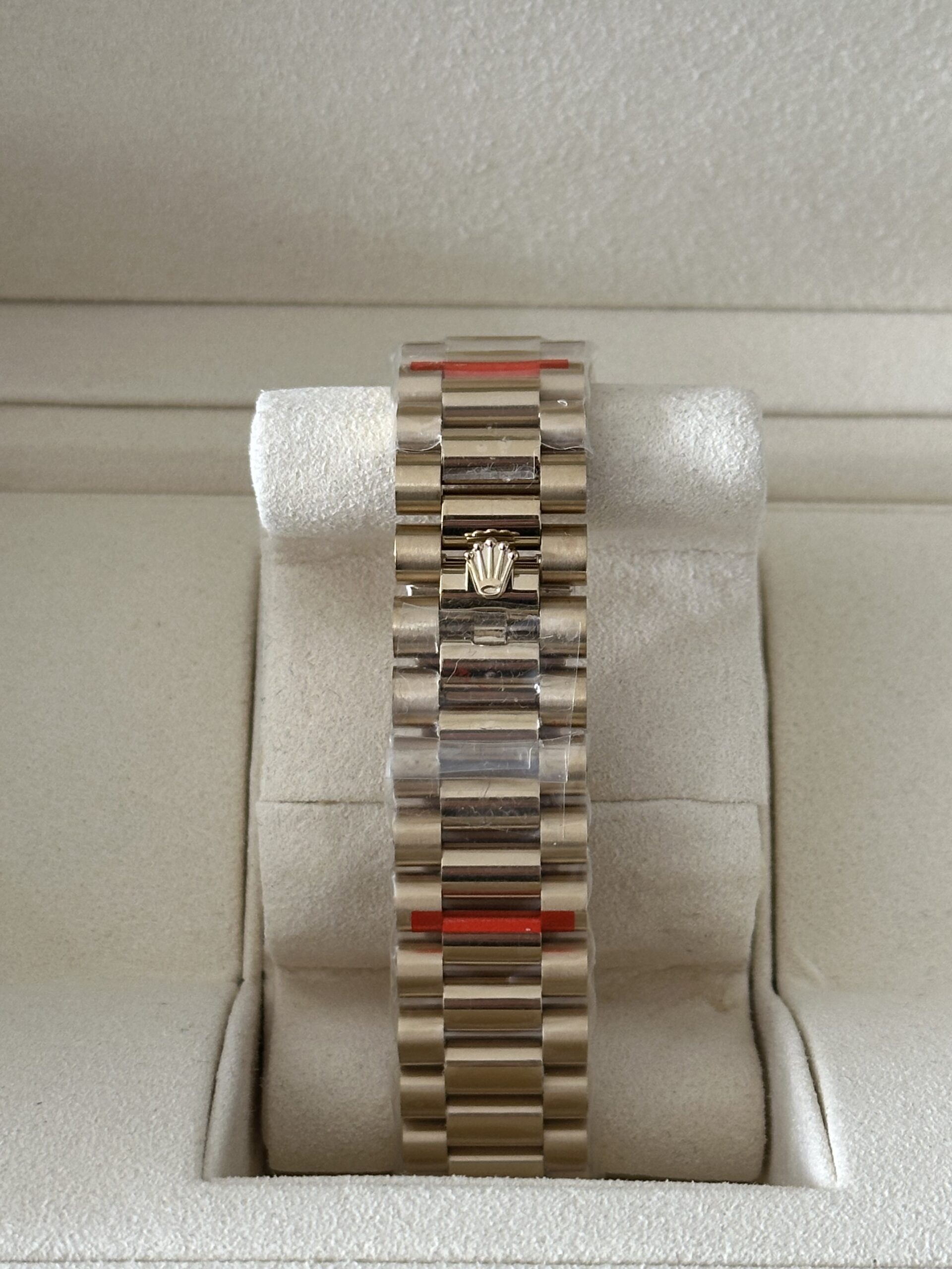 Rolex Day-Date 40" | Gold Roman Dial (BP SWISS MADE) - Afbeelding 3