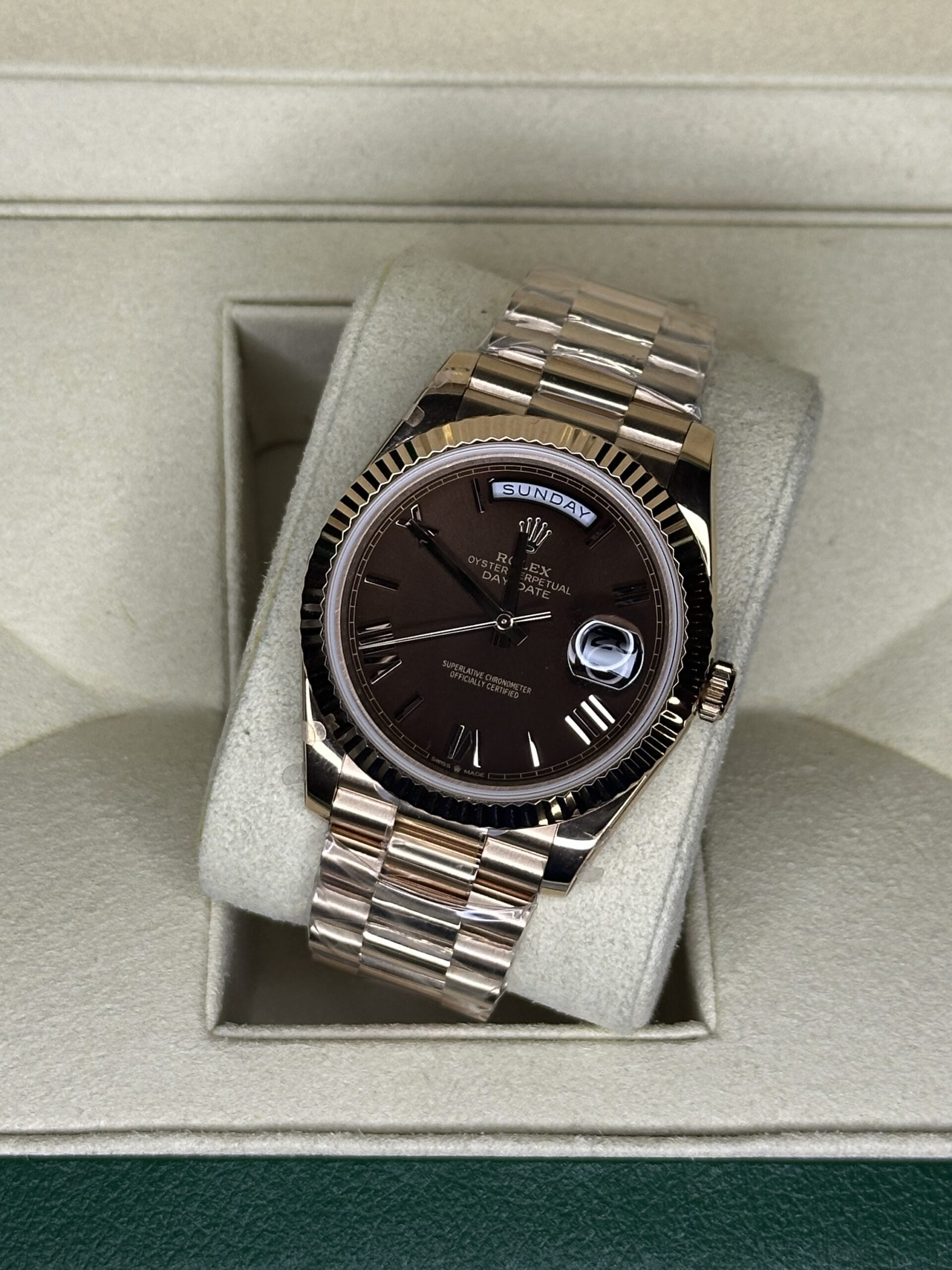 Rolex Day-Date 40" | Rose Gold Chocolate Roman Dial(BP SWISS MADE) - Afbeelding 2