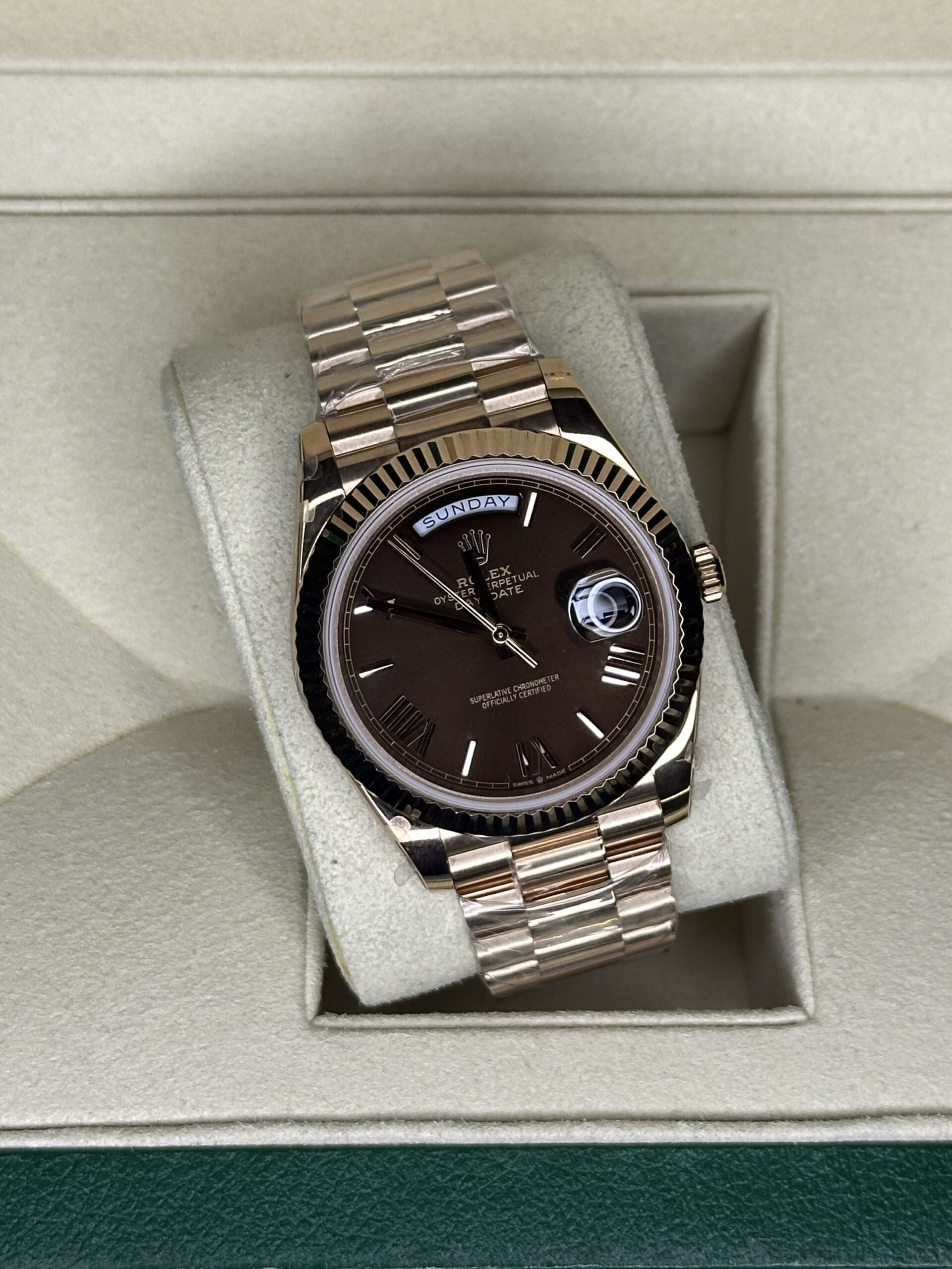 Rolex Day-Date 40" | Rose Gold Chocolate Roman Dial(BP SWISS MADE) - Afbeelding 3