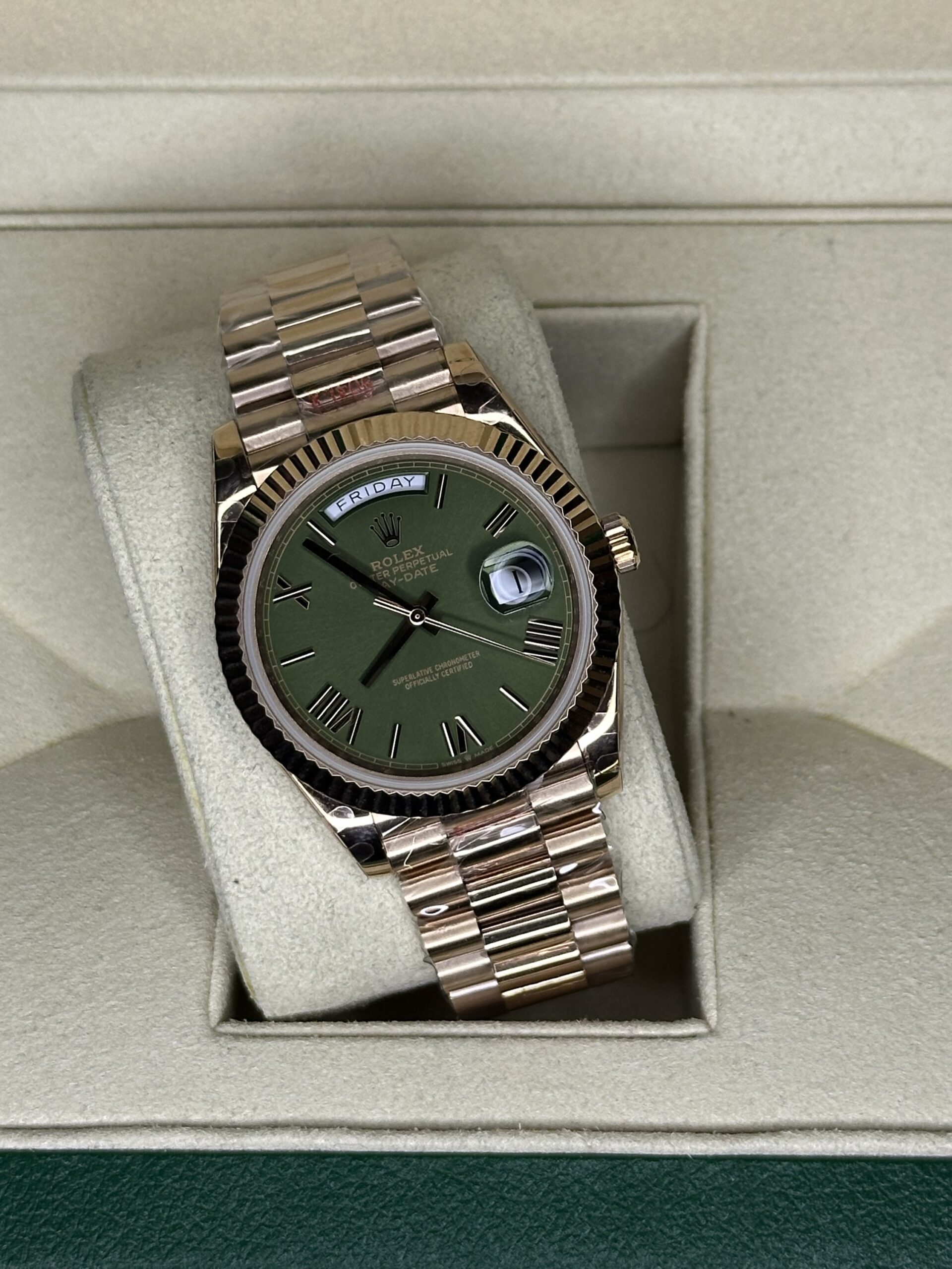 Rolex Day-Date 40" | Olive Green Roman Dial Rose Gold (Superclone) - Afbeelding 4