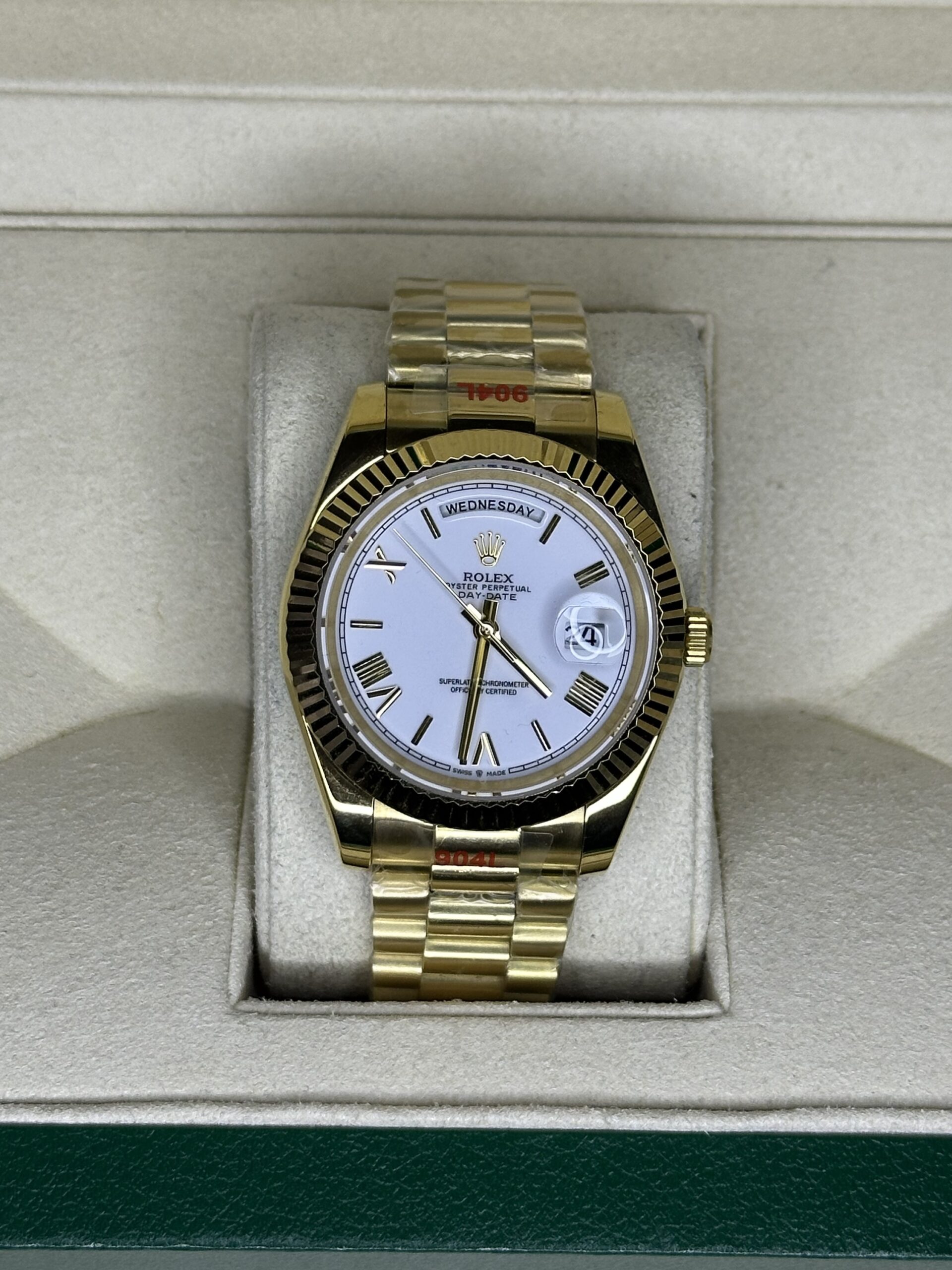 Rolex Day-Date 40'' | Yellow Gold White Dial (AAA+)