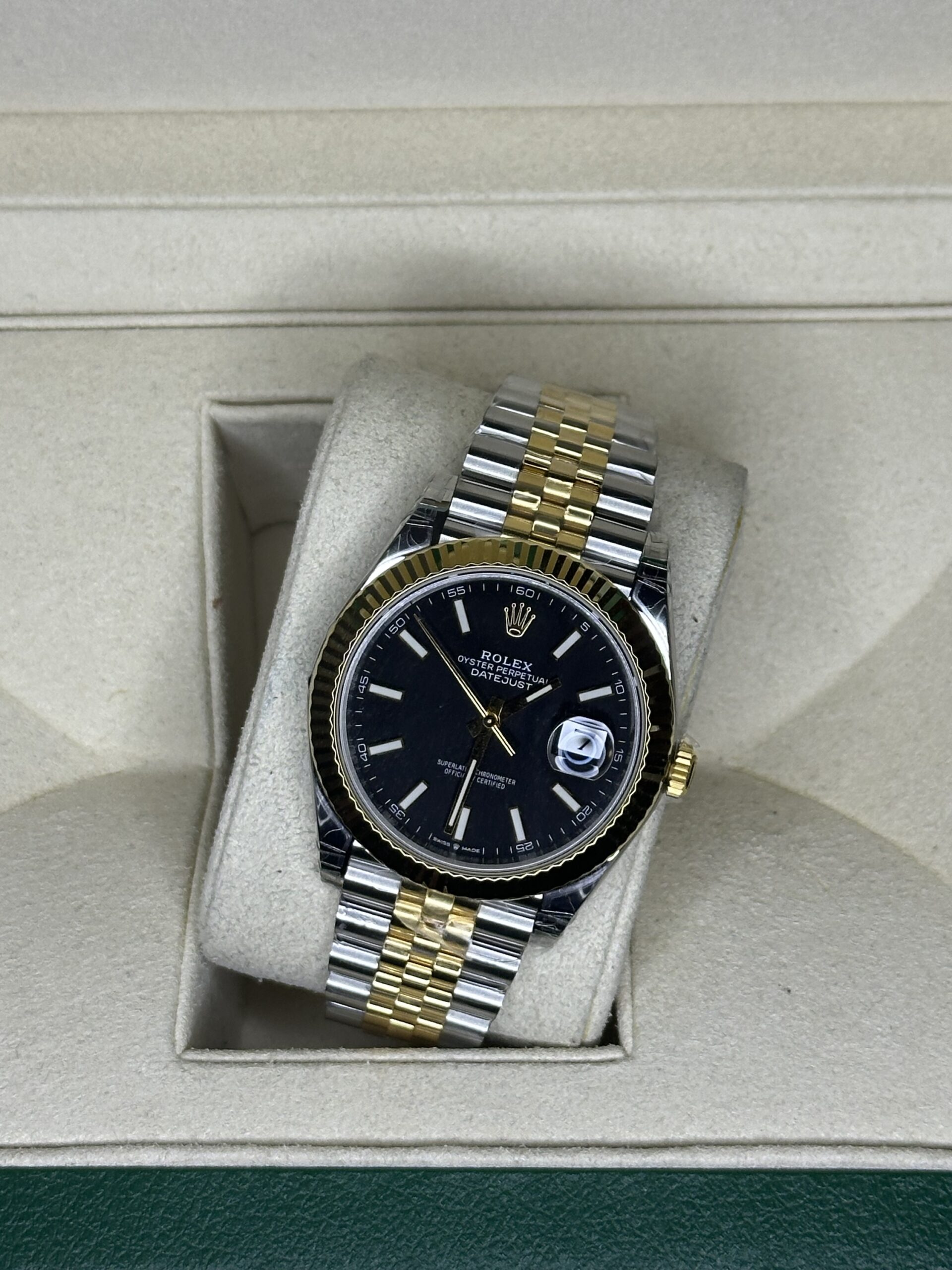 Rolex Datejust 41" | Black Dial Bi-Color Gold (SUPERCLONE) - Afbeelding 2