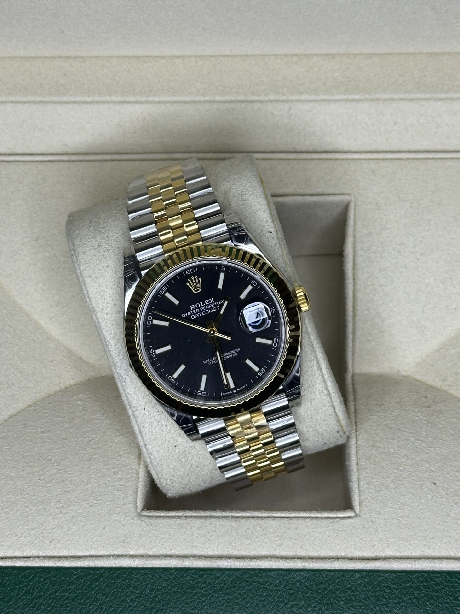 Rolex Datejust 41" | Black Dial Bi-Color Gold (SUPERCLONE) - Afbeelding 4