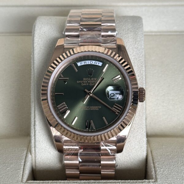 Rolex Day-Date 40" | Olive Green Roman Dial Rose Gold (Superclone)
