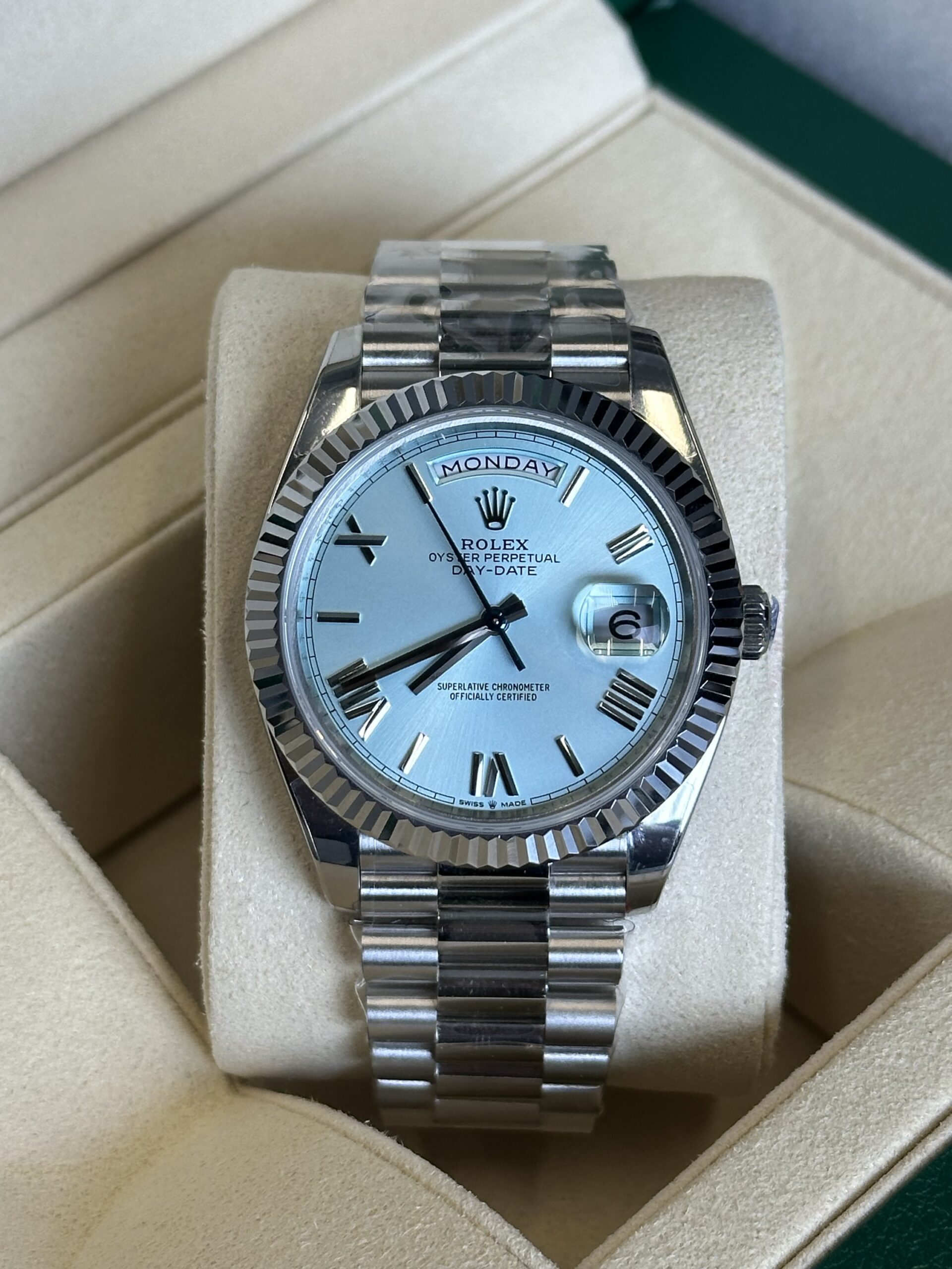 Rolex Day-Date 40" | Ice Blue Roman Dial (BP SWISS MADE) - Afbeelding 2
