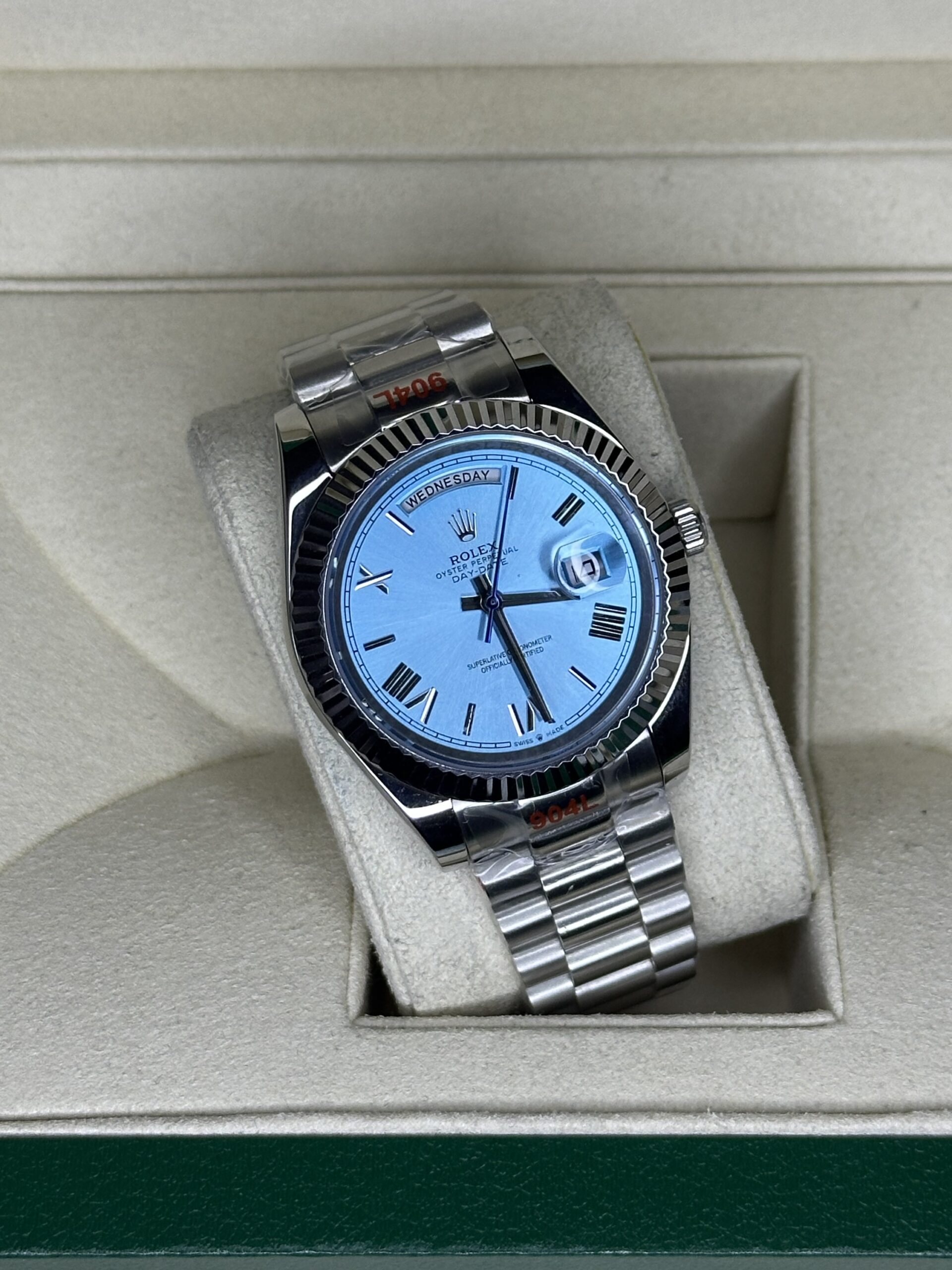 Rolex Day-Date 40'' | Ice Blue Roman Dial (AAA+) - Afbeelding 3
