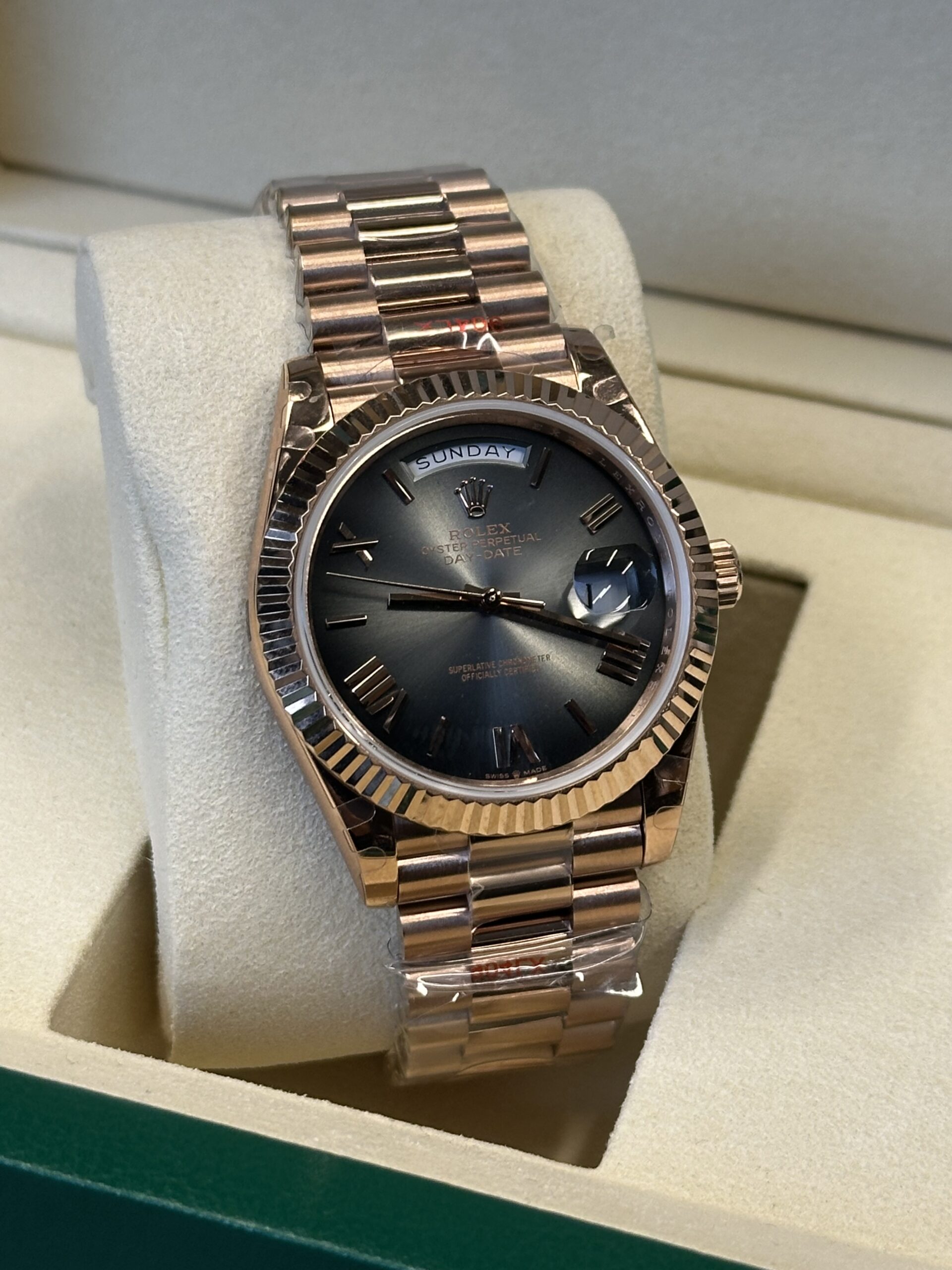 Rolex Day-Date 40" | Rose Gold Ombre Dial (SUPERCLONE) - Afbeelding 2