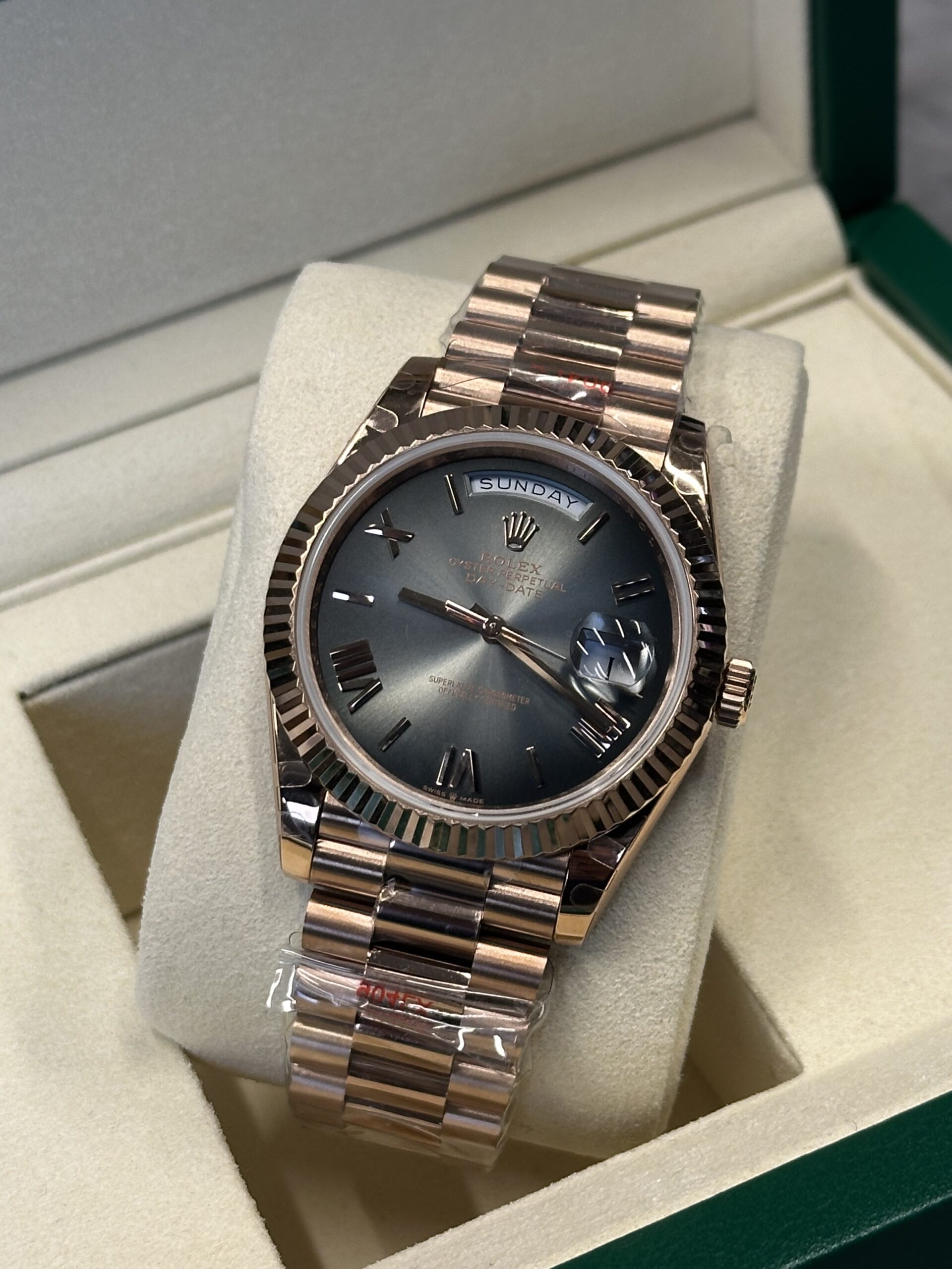 Rolex Day-Date 40" | Rose Gold Ombre Dial (SUPERCLONE) - Afbeelding 3