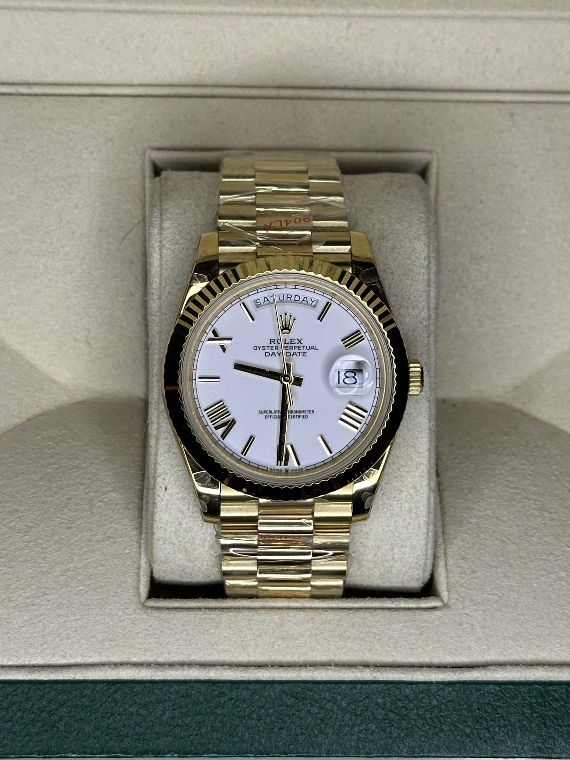 Rolex Day-Date 40" | Yellow Gold White Dial (SUPERCLONE)