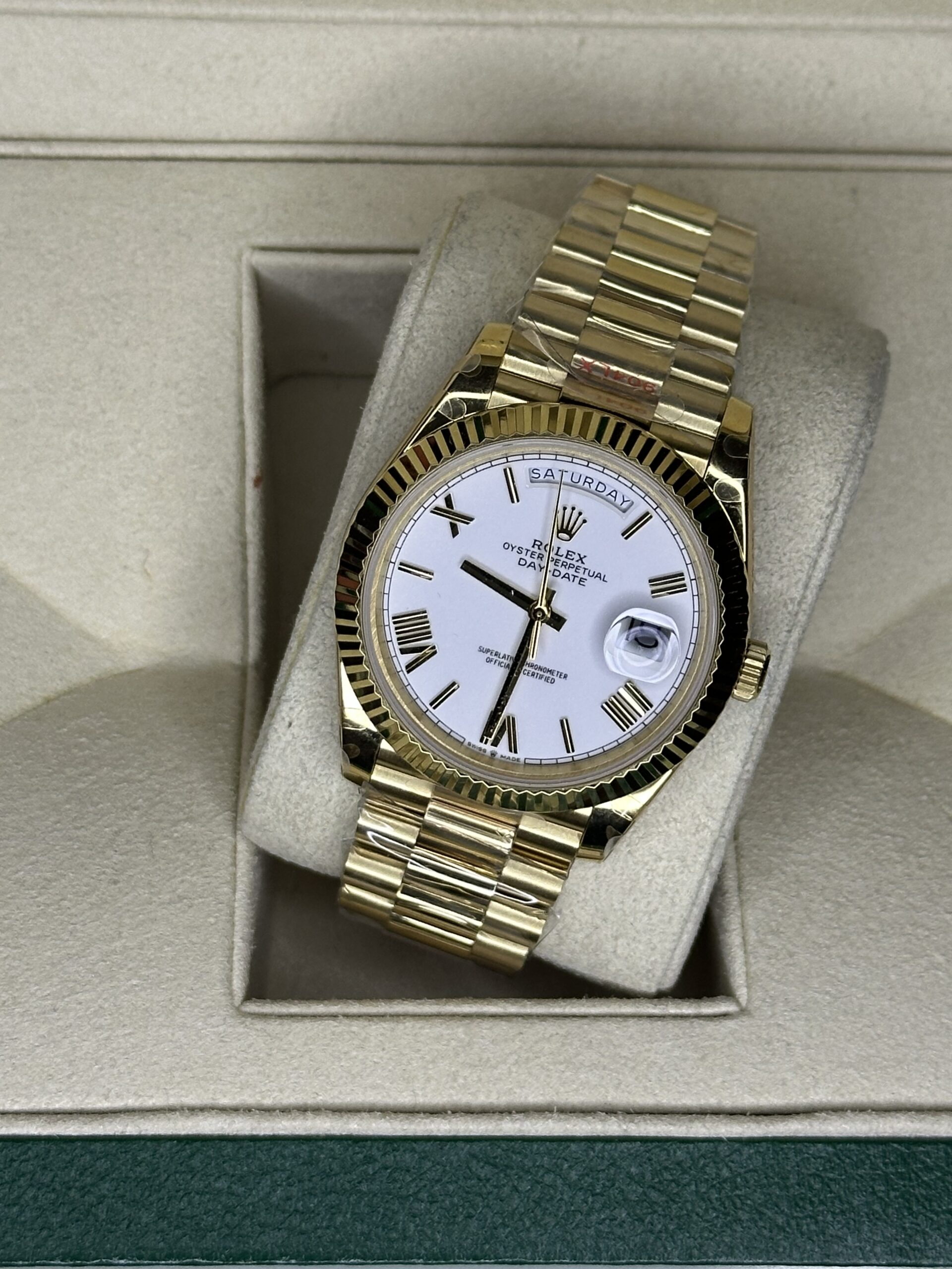Rolex Day-Date 40" | Yellow Gold White Dial (SUPERCLONE) - Afbeelding 2