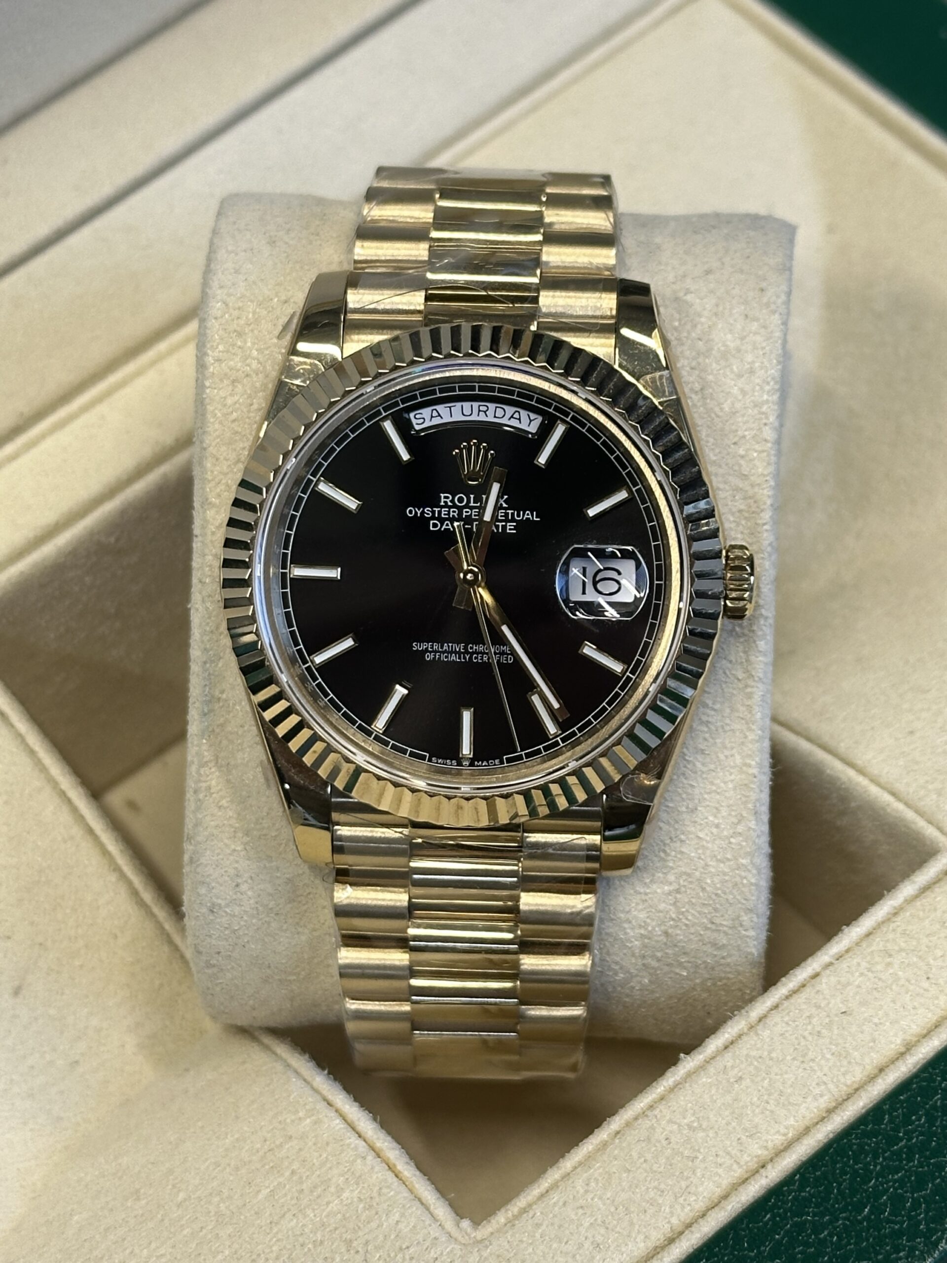 Rolex Day-Date 40" | Yellow Gold Black Dial (BP SWISS MADE) - Afbeelding 2