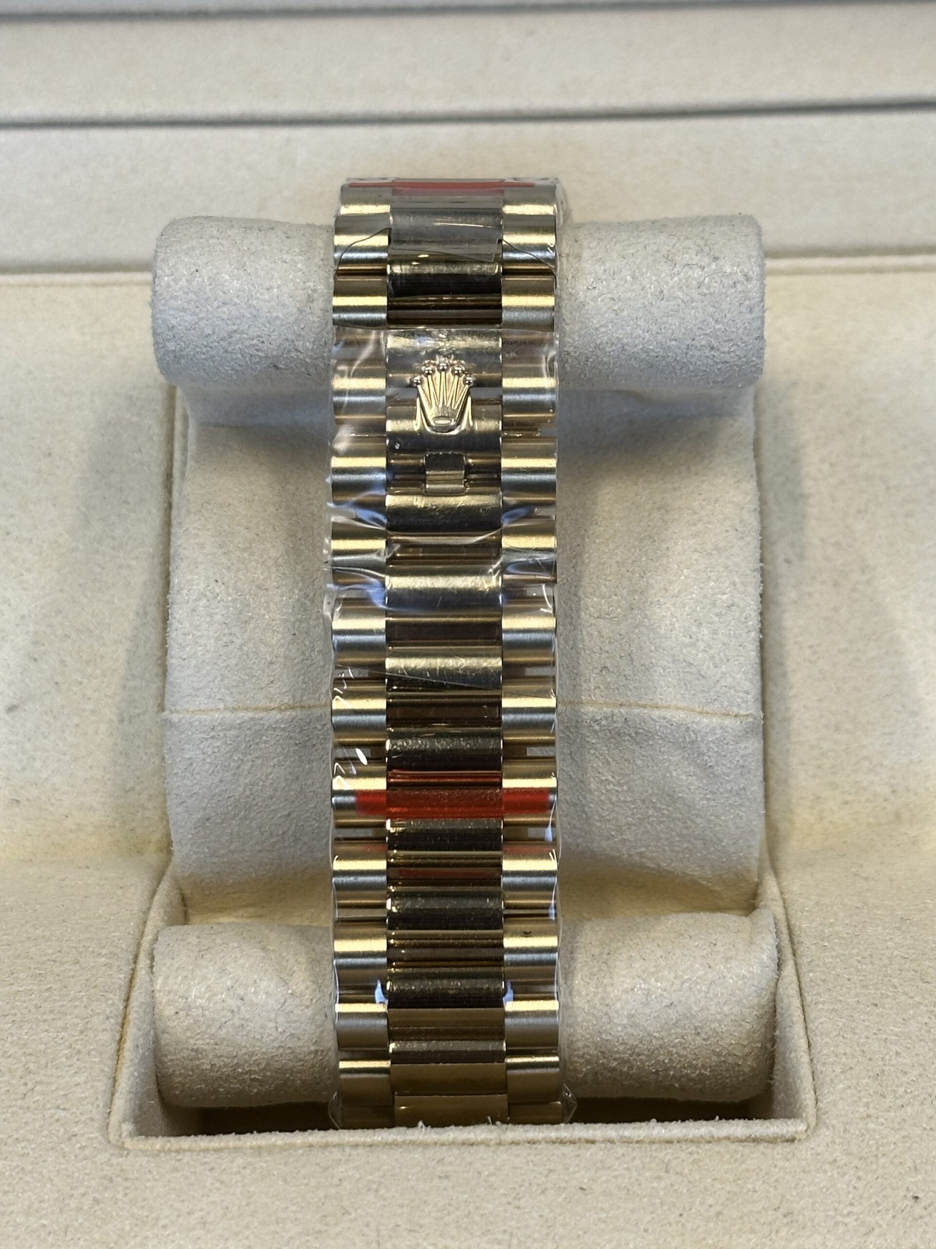 Rolex Day-Date 40" | Yellow Gold Black Dial (BP SWISS MADE) - Afbeelding 3