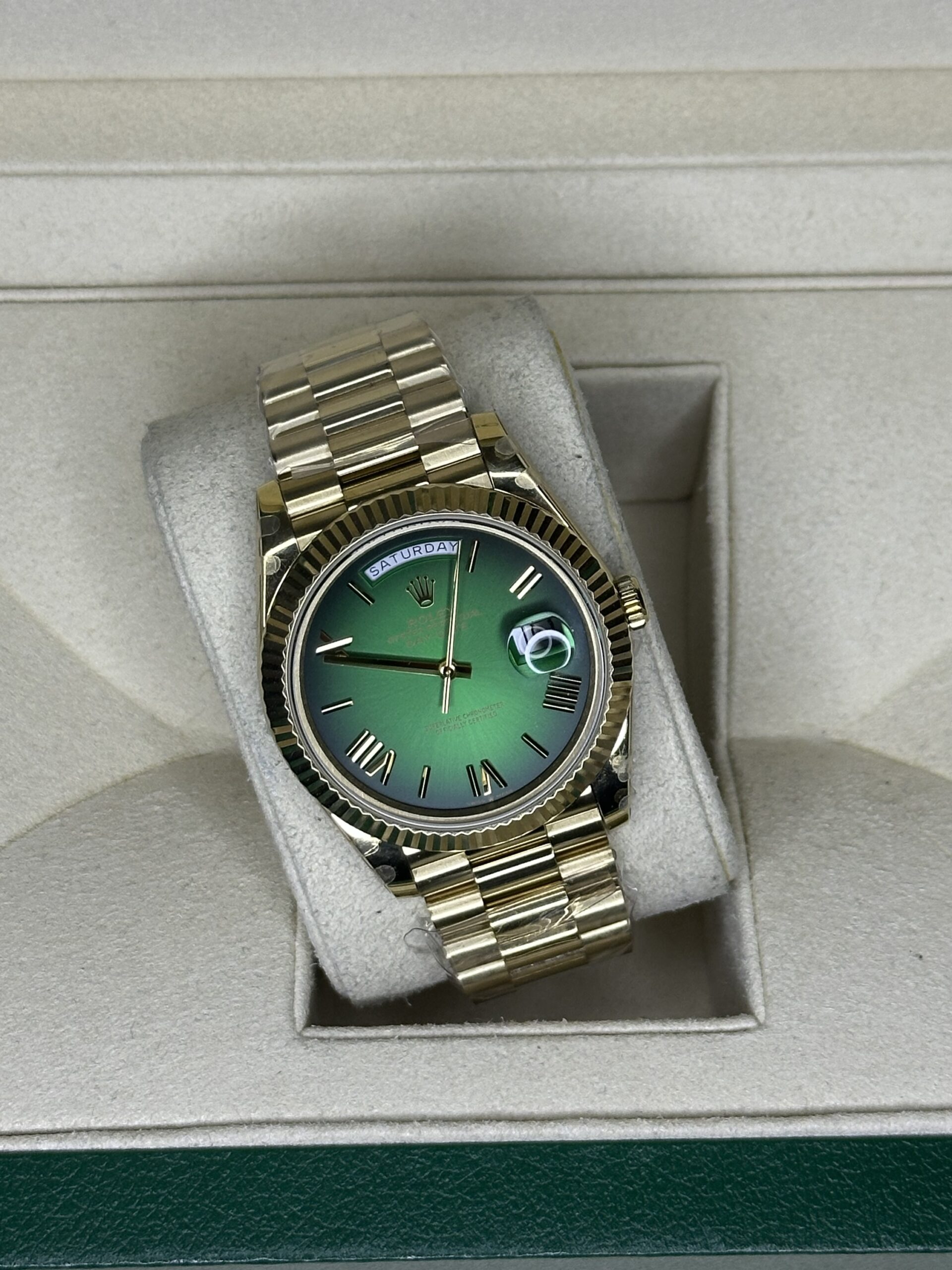 Rolex Day-Date 40" | Yellow Gold Ombre Green Dial (BP SWISS MADE) - Afbeelding 3