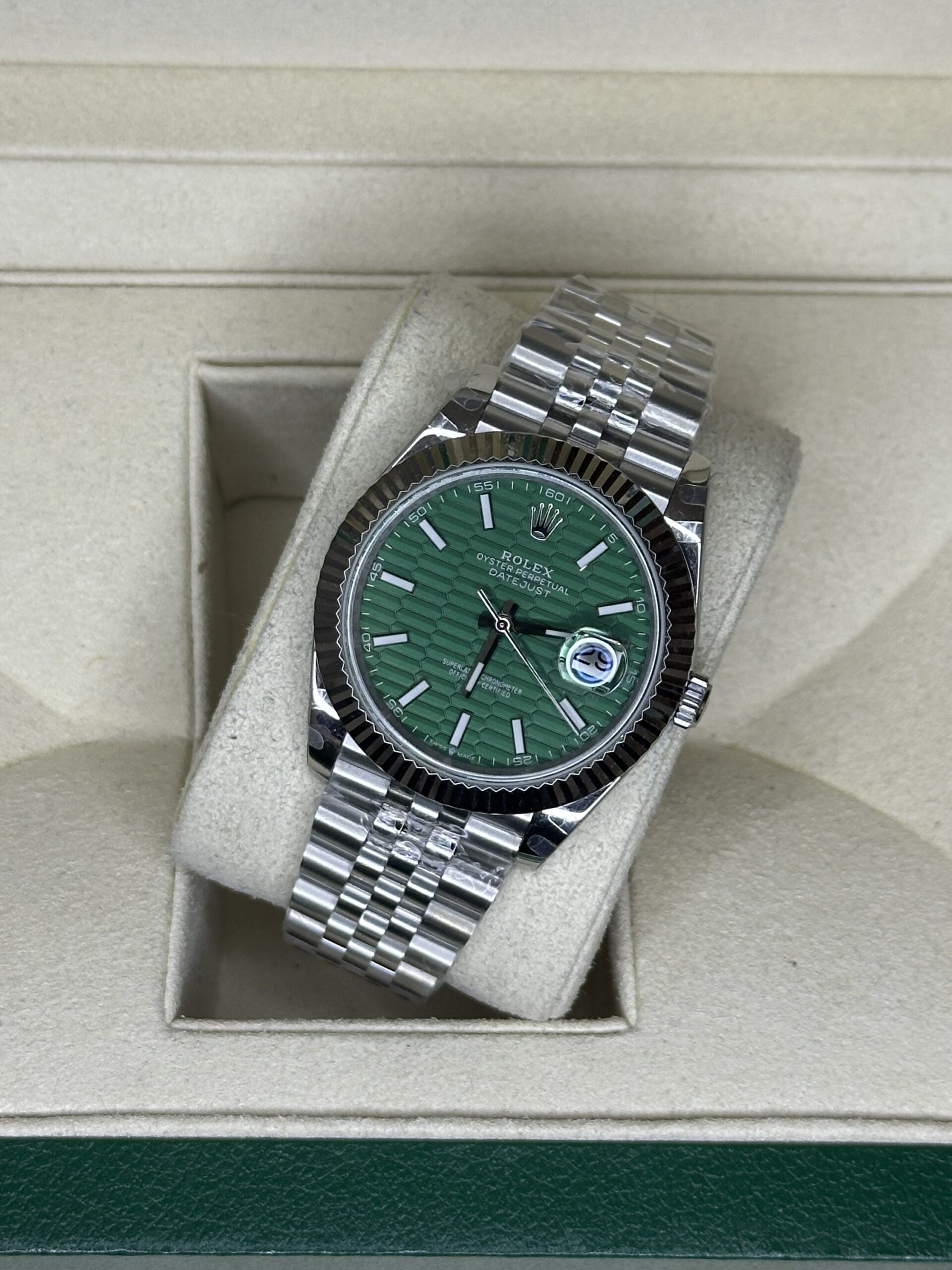 (Fabrieksfout) Rolex Datejust 41" | Mintgreen Motif Dial (BP SWISS MADE) - Afbeelding 2