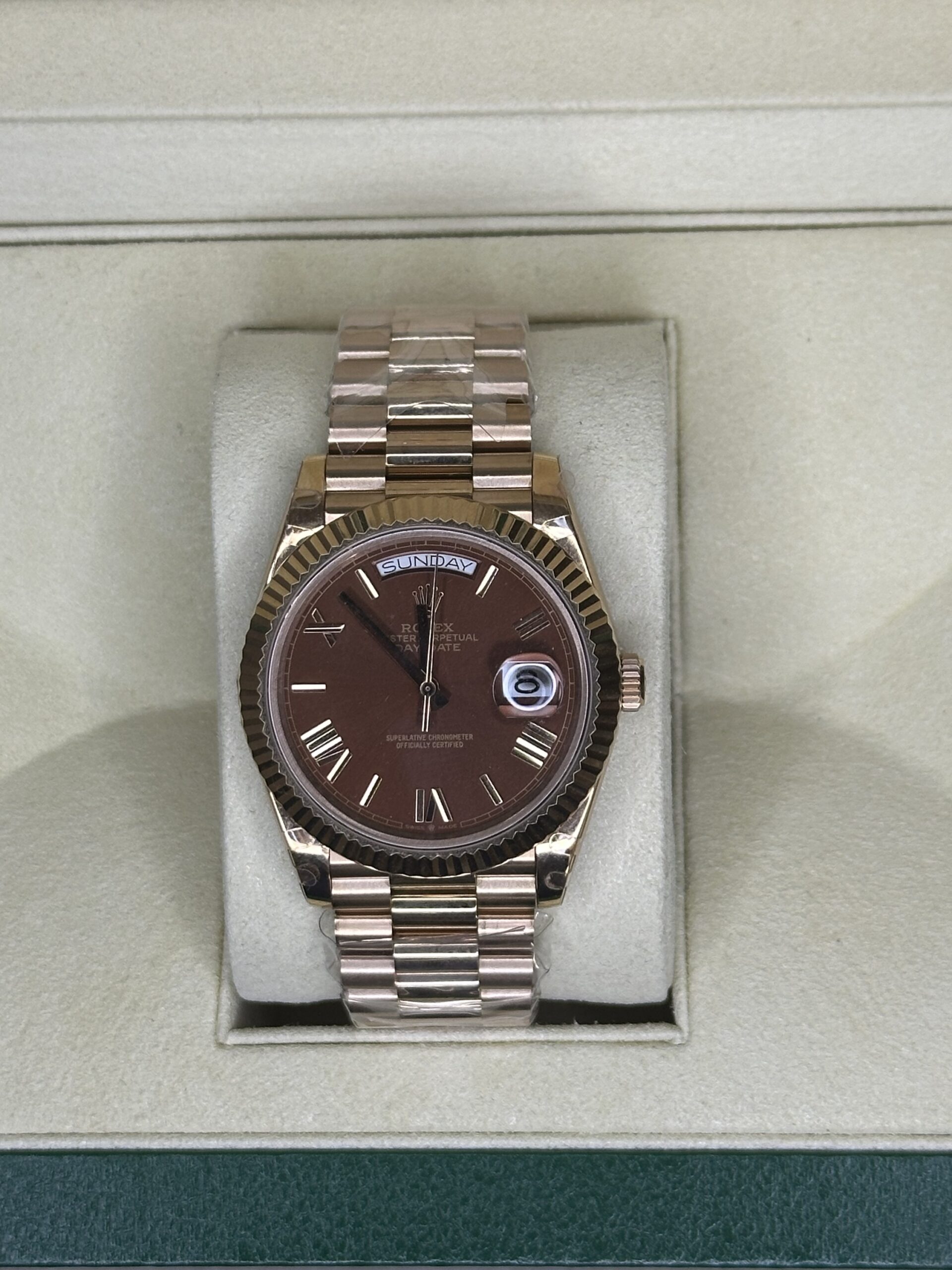 (Fabrieksfout) Rolex Day-Date 40" | Chocolate Dial (BP SWISS MADE)