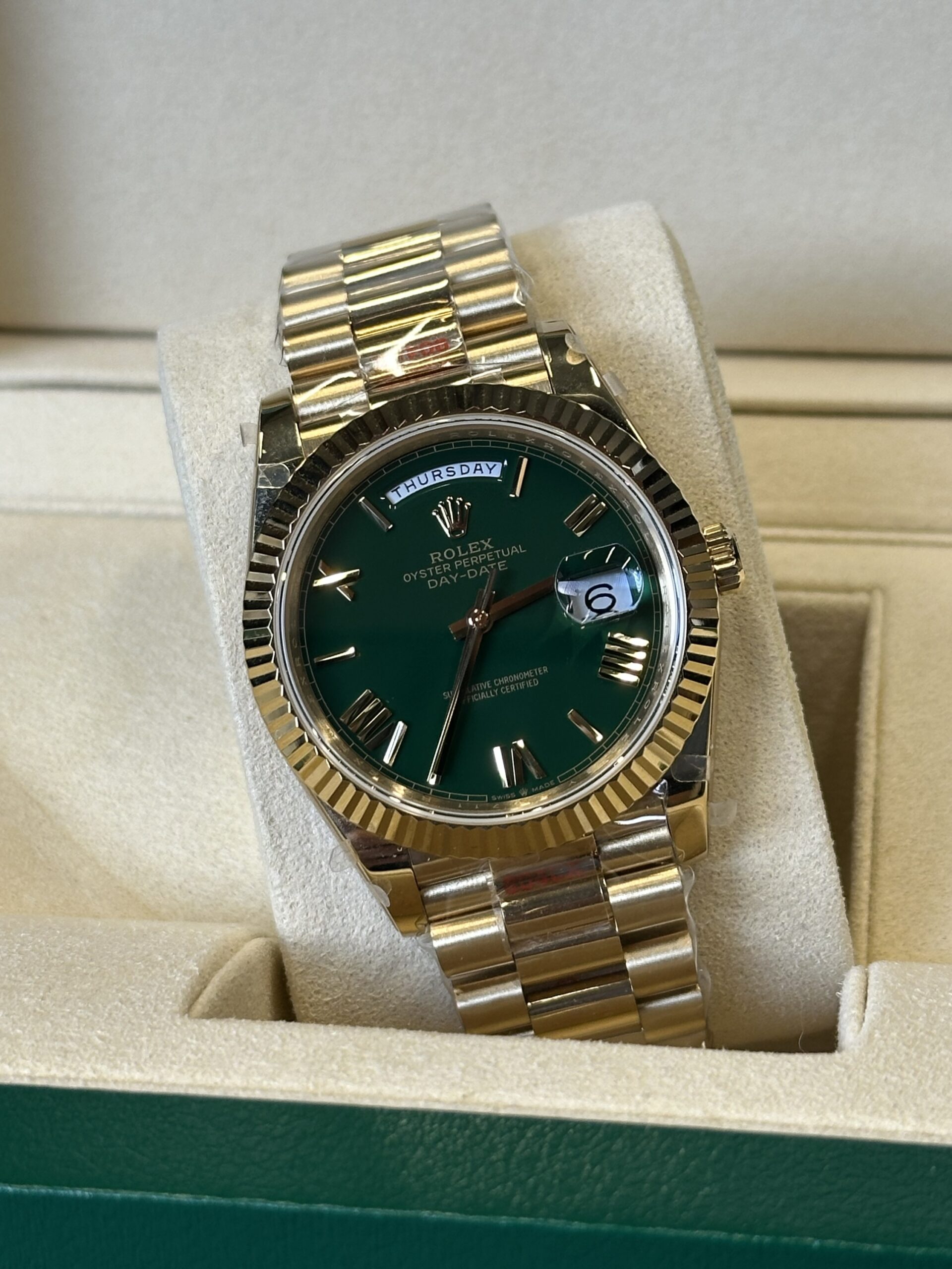 Rolex Day-Date 40" | Yellow Gold Green Dial (SUPERCLONE) - Afbeelding 3