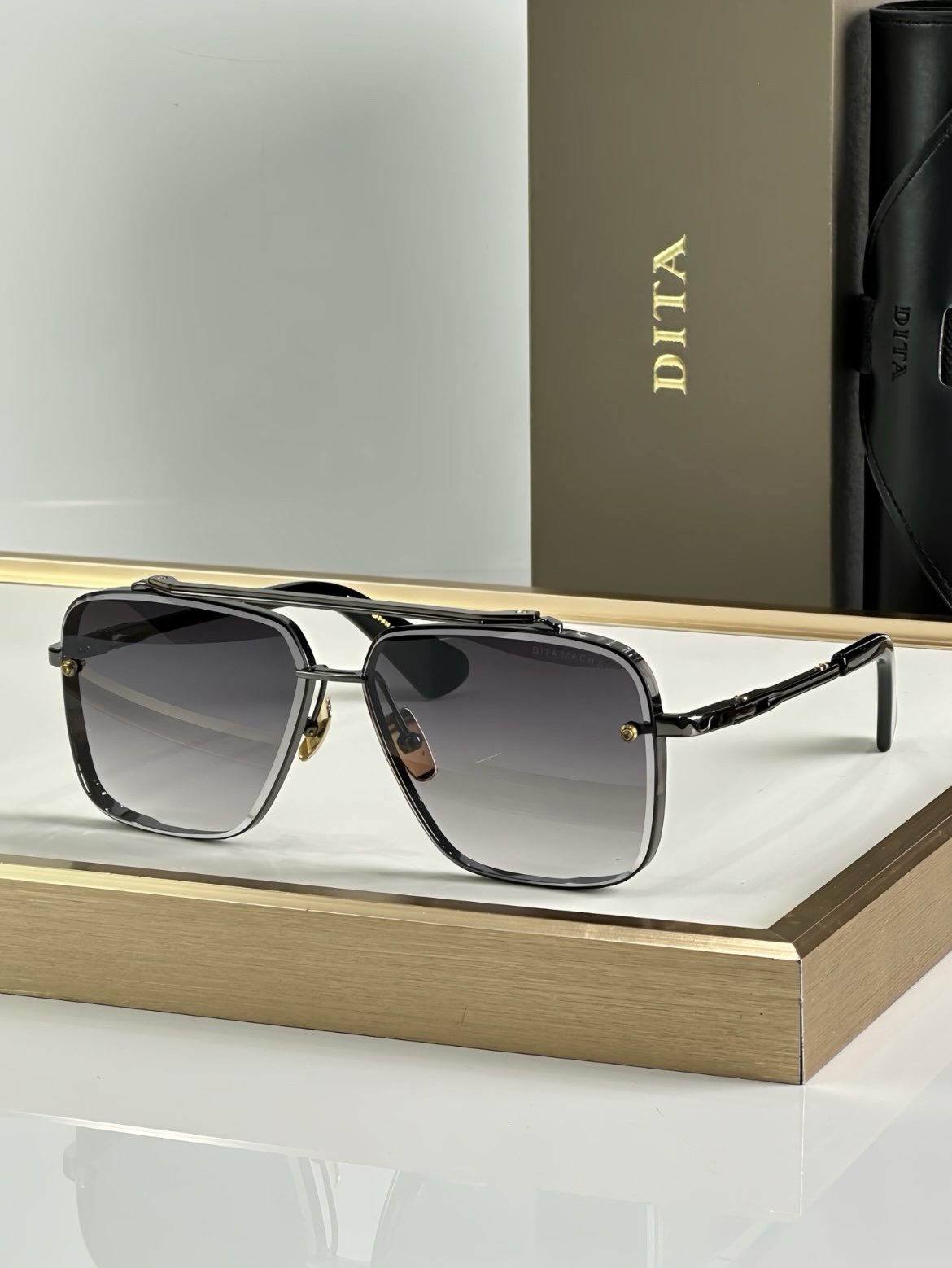 Dita Mach-Six | Black